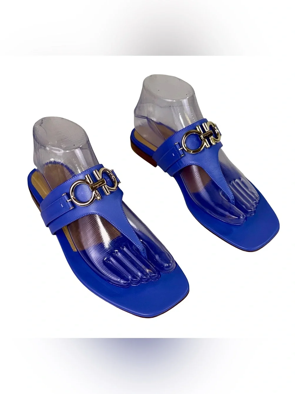 SALVATORE FERRAGAMO RIKIS FLAT SANDALS IN BLUE CALFSKIN LEATHER
